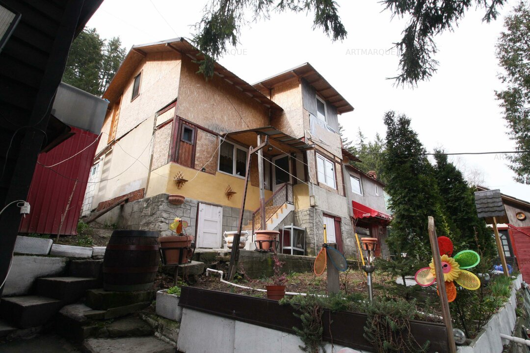 Casa Busteni cu foisor si garaj