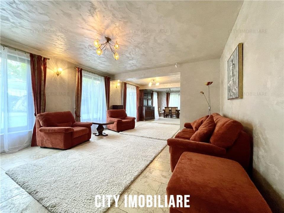 Casa 5 camere, S- 310 mp + 900 mp curte, Faget.