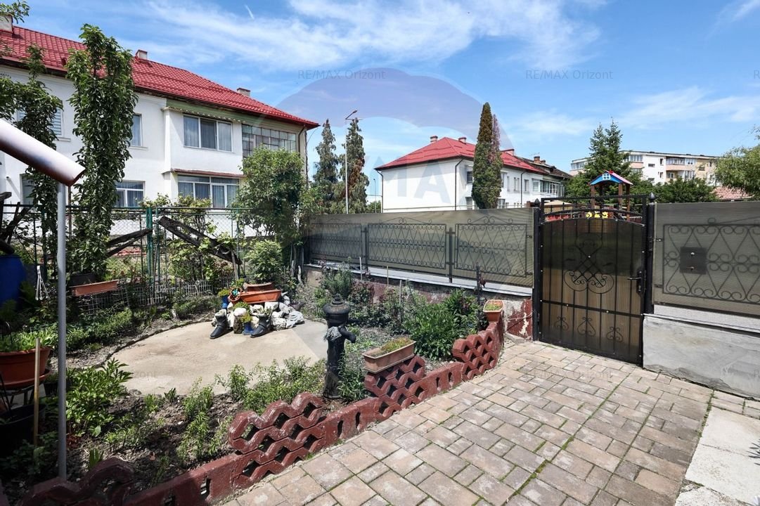 Casa tip duplex cu curte generoasa, Rasnov - cartier Chimica