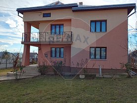 Casa de vânzare 8 camere, în Suceava, zona Nord-Est