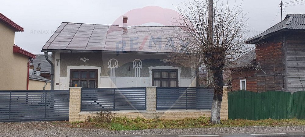 Casa de vanzare si teren intravilan 1100mp Capu Codrului - casa/vila cu ...