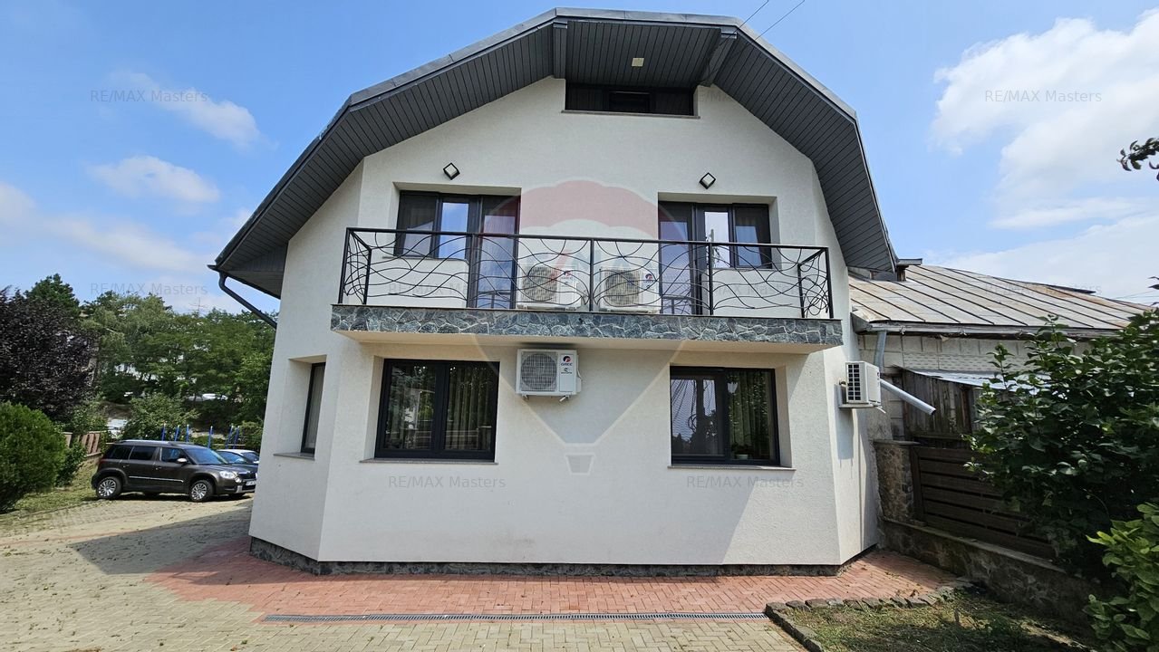 Casa / Vila cu 7 camere si teren 1000 mp in zona Centrala-Suceava