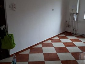 Apartament de vânzare 3 camere, în Bucureşti, zona Sebastian