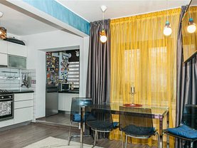 Apartament de vânzare 3 camere, în Galaţi, zona Micro 17