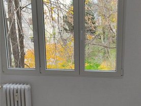 Apartament de vânzare 2 camere, în Bucureşti, zona Berceni