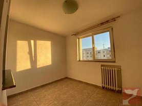 Apartament de vânzare 3 camere, în Bucureşti, zona Tei