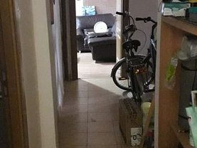 Apartament de vanzare 4 camere, în Constanta, zona Abator