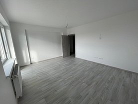 Apartament de vânzare 3 camere în Brasov, Tractorul