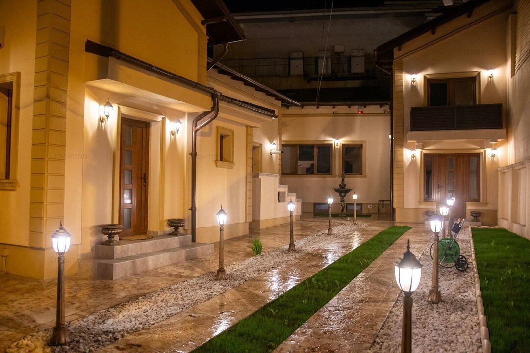 Casa de LUX de vanzare Ultracentral