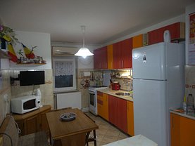 Apartament de vânzare 3 camere în Focsani, Central
