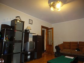 Apartament de vânzare 4 camere, în Focşani, zona Central