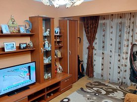 Apartament de vânzare 3 camere, în Focşani, zona Sud