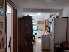 Apartament de vanzare 3 camere, în Focsani, zona Gara
