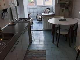 Apartament de închiriat 4 camere, în Braşov, zona Centrul Civic