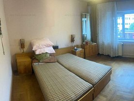 Apartament de vânzare 2 camere, în Braşov, zona Judeţean