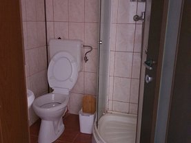 Casa de închiriat 10 camere, în Braşov, zona Vlahuţă
