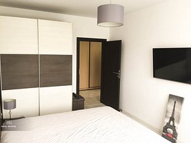 Apartament de vânzare 3 camere, în Bucureşti, zona Berceni