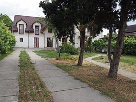 Casa de închiriat 9 camere, în Dumbrăviţa