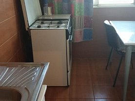 Apartament de vânzare 3 camere, în Bucureşti, zona Crângaşi