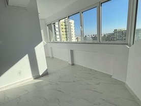 Apartament de vânzare 4 camere, în Bucureşti, zona Pantelimon