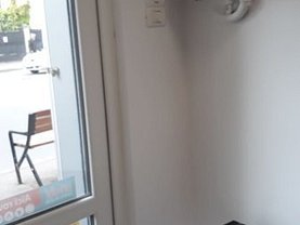 Vânzare spaţiu comercial