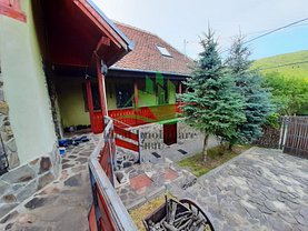 Casa de vânzare 8 camere, în Fântânele