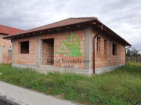 Casa de vânzare 3 camere, în Cristian