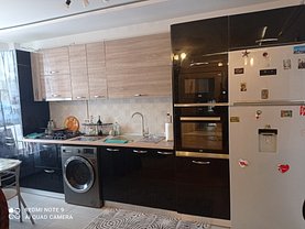 Apartament de vânzare 3 camere, în Bragadiru, zona Central