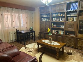 Apartament de închiriat 4 camere, în Târgovişte, zona Micro 3