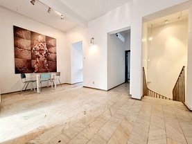 Casa de vânzare 8 camere, în Bucureşti, zona Titulescu