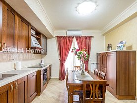 Apartament de vânzare 3 camere, în Mamaia, zona Central