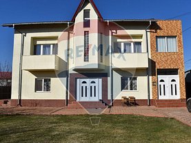 Casa de vânzare 9 camere, în Ştefăneşti
