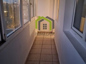 Apartament de vânzare 3 camere, în Buzău, zona Bălcescu