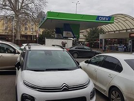 Închiriere spaţiu comercial