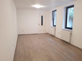 Casa de închiriat 3 camere, în Bucureşti, zona Moşilor