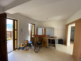 Apartament de vânzare 3 camere, în Râşnov, zona Sud-Vest