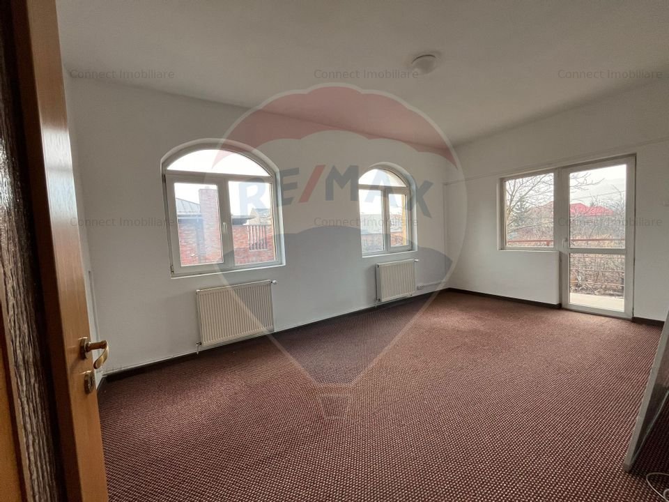 Casa / Vila cu 8 camere de inchiriat in zona Intre Lacuri