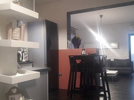 Apartament de vânzare 3 camere, în Bucureşti, zona Drumul Taberei