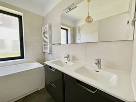 Apartament de vânzare 3 camere, în Bucureşti, zona Pipera