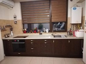 Apartament de închiriat 3 camere, în Bucureşti, zona Berceni