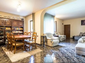 Apartament de vânzare 4 camere, în Bucureşti, zona Calea Călăraşilor