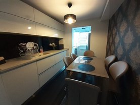 Apartament de vânzare 3 camere, în Bucureşti, zona Apărătorii Patriei