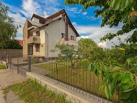 Casa de vânzare 10 camere, în Bacău, zona Calea Moldovei