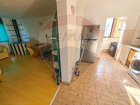 Apartament de vânzare 3 camere, în Bacău, zona Alecu Russo