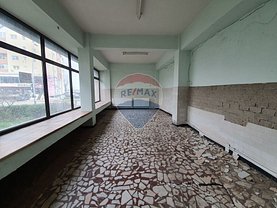 Vânzare spaţiu comercial