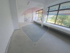 Vânzare spaţiu comercial