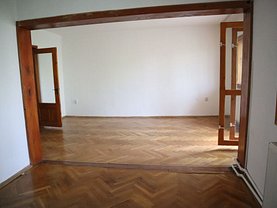 Apartament de vânzare 3 camere, în Brăila, zona Şcolilor