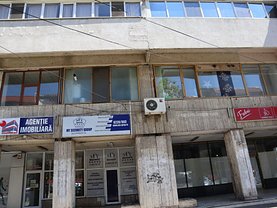 Vânzare spaţiu comercial