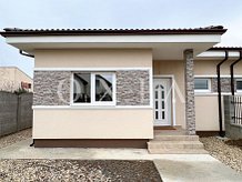 Casa 3 camere în Mosnita Noua