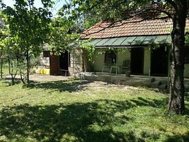 Casa de vânzare 2 camere, în Bacea